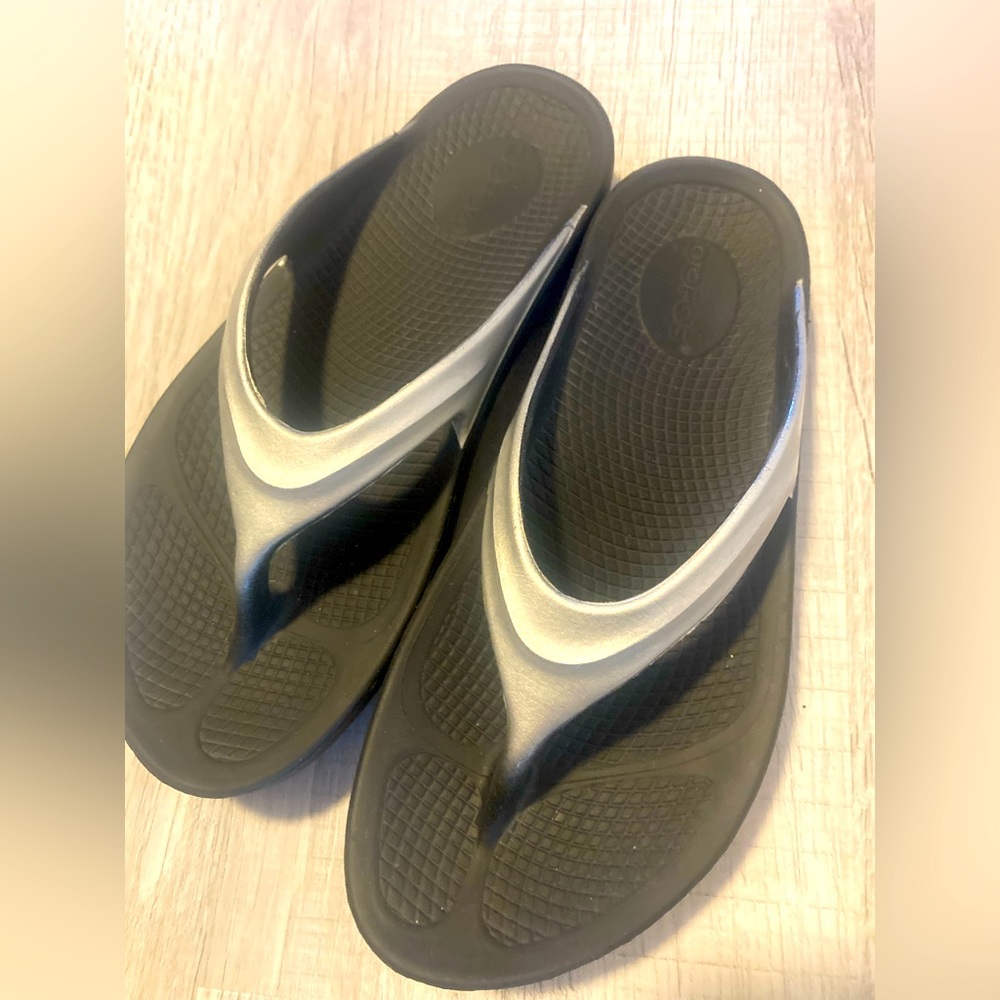 Oofos Recovery Footwear